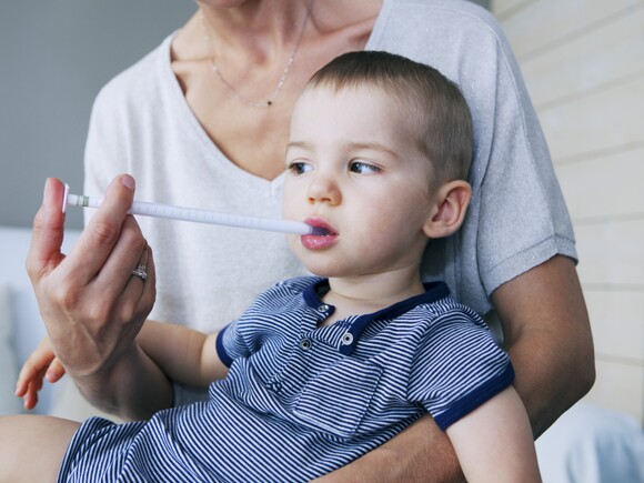 متى يصف الطبيب المضادات الحيوية لطفلكِ المريض؟