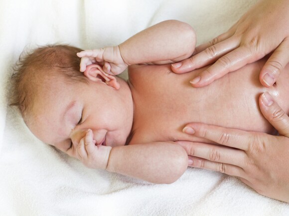 10 نصائح للتعامل مع أكثر الاضطرابات الهضميّة شيوعاً لدى الرضع 