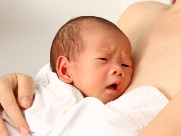 كل ما تحتاجين معرفته عن الارتجاع المعدي المريئي عند الاطفال الرضع