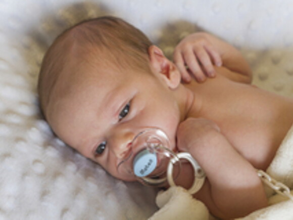 Smart Ways To Use Pacifiers