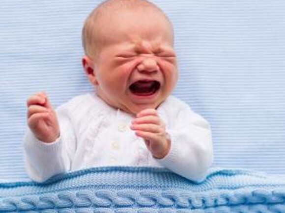 أسباب بكاء الطفل الرضيع وصعوبة إرضائه"