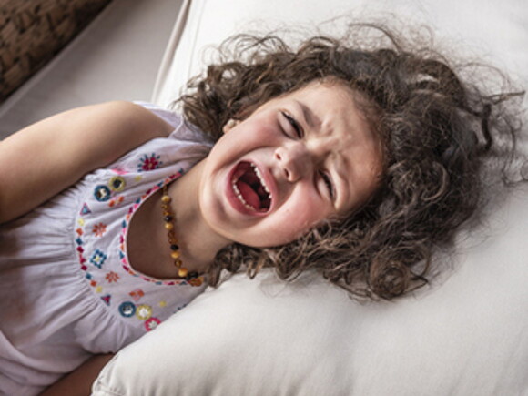 كيفية التعامل مع نوبات الغضب لدى الطفل في مرحلة الطفولة المبكرة