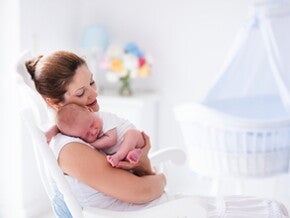 هل يعاني الطفل من حساسية تجاه حليب أمه؟