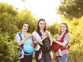 3 mothers with their kid