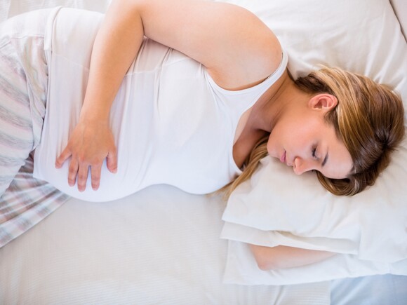 ما هي وضعيات النوم المريحة للحامل؟