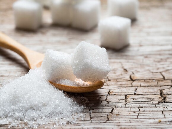 هل يضرّ السكر بعملية الأيض عند الأطفال وكيف؟