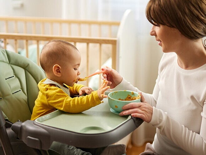Food to avoid during breastfeeding mom and baby