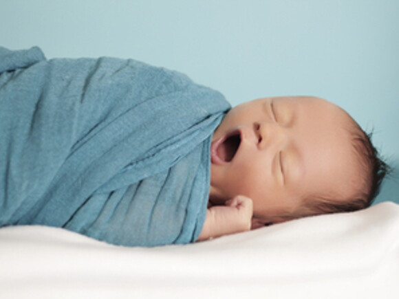 ماذا عن نمط نوم الطفل منذ الولادة وحتى ٦ أشهر؟
